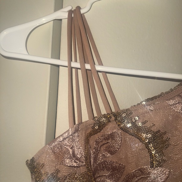 VENUS Sequin Embellished Top in Gold - Picture 2 of 8